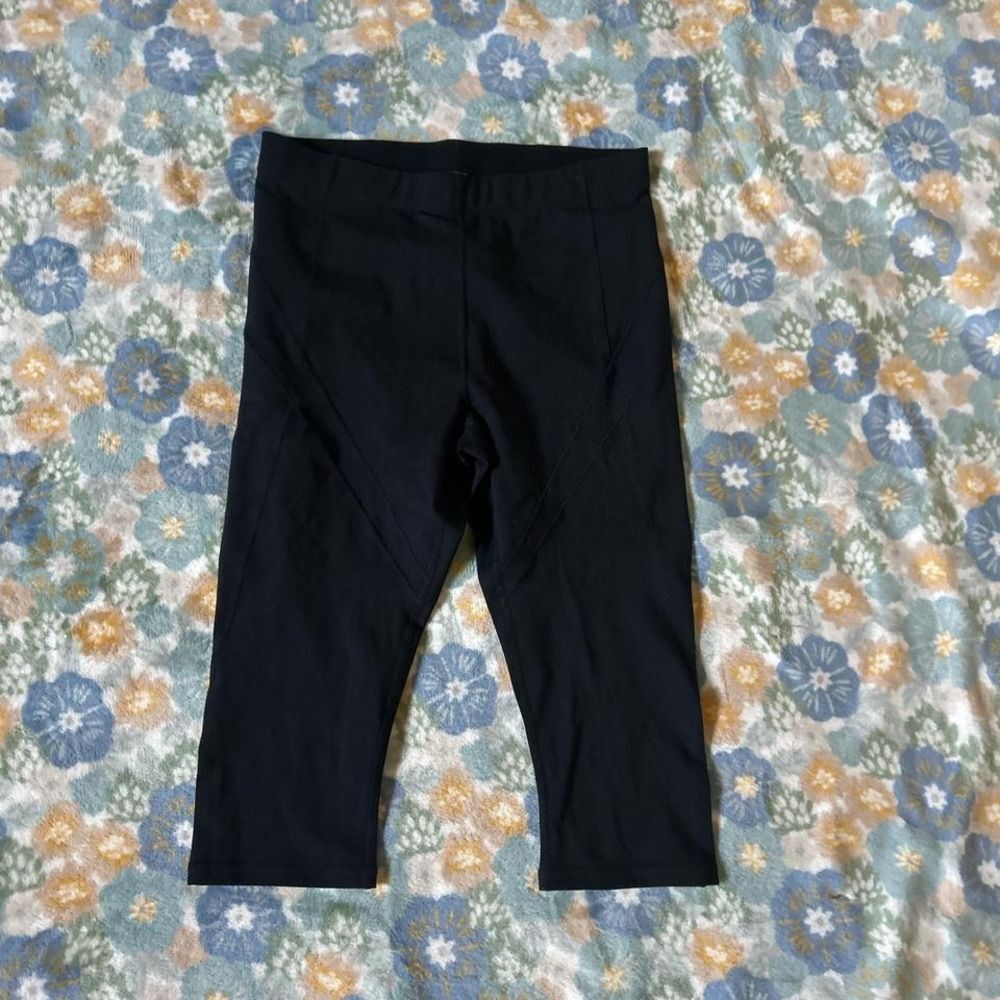 NWT Fabletics High-Waisted PureLuxe Contour Crop black women's medium